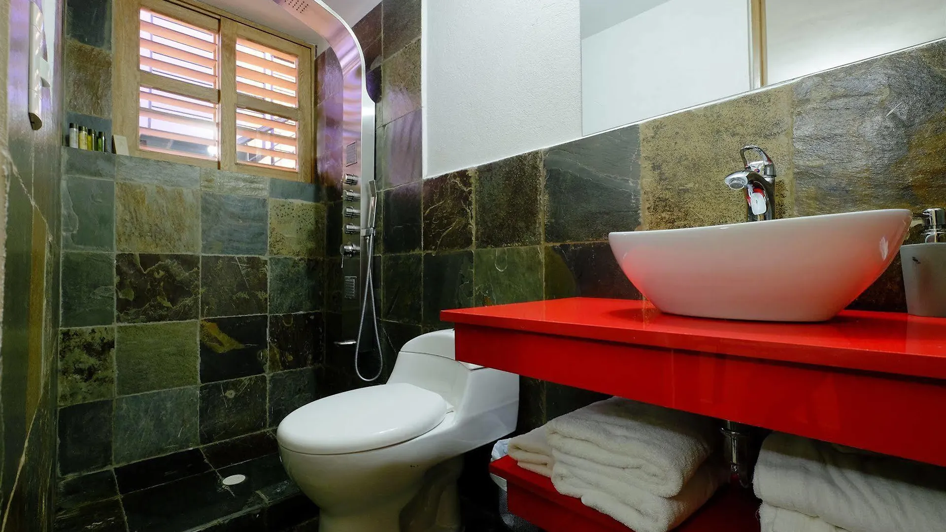 Casa De Leda, A Kali Hotel